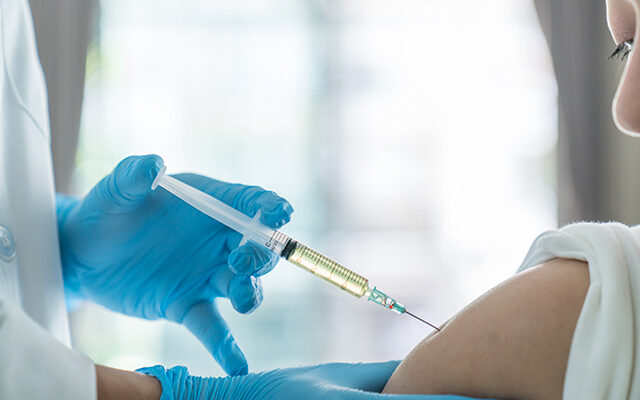 City of Lubbock Public Health Department to Offer Updated COVID-19 Booster Vaccine/  La Ciudad de Lubbock Ofrecera la nueva vacuna de refuerzo Contra COVID-19