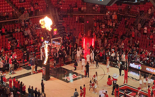 Texas Tech welcomes Oklahoma State for Pink Game